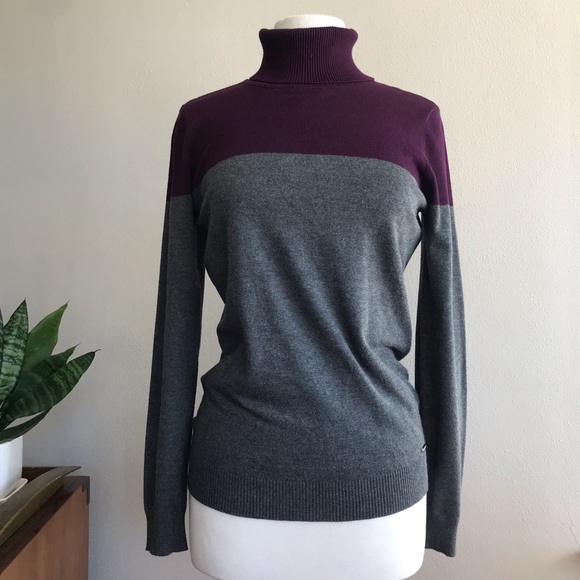 Calvin Klein Sweaters - Calvin Klein Colorblock Turtleneck Sweater